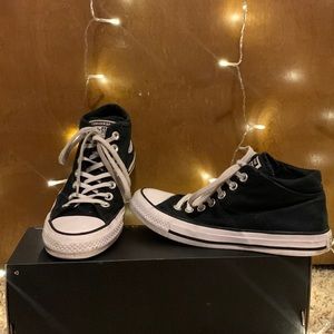 Women’s Black Mid-Top All-Star Converse Size 7